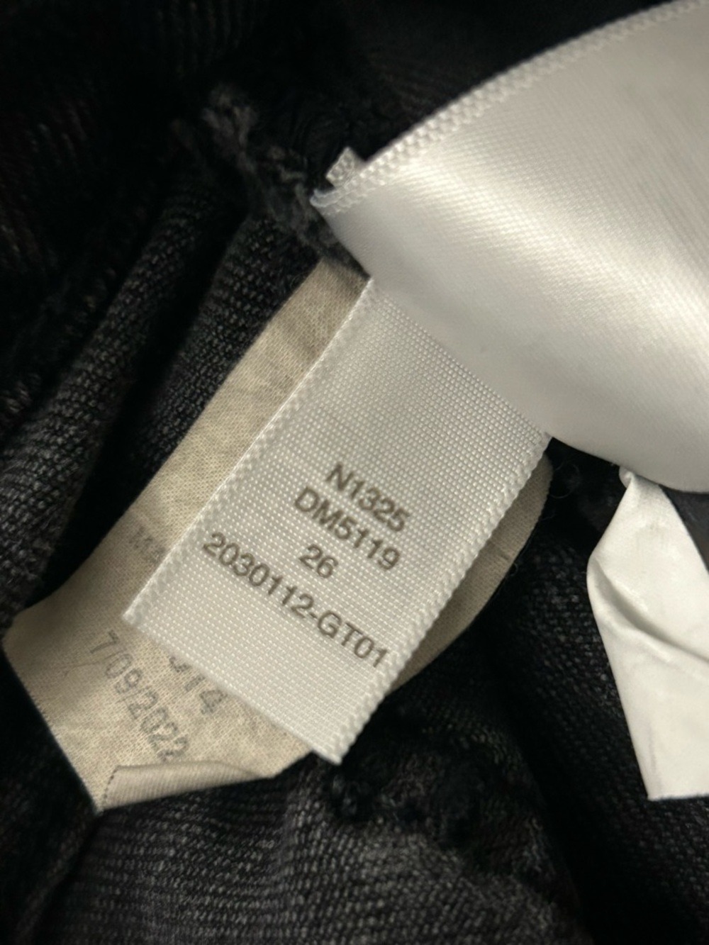 Madewell The Perfect Vintage Jean High-Rise Black Straight Jeans Size 26 - Picture 8 of 8